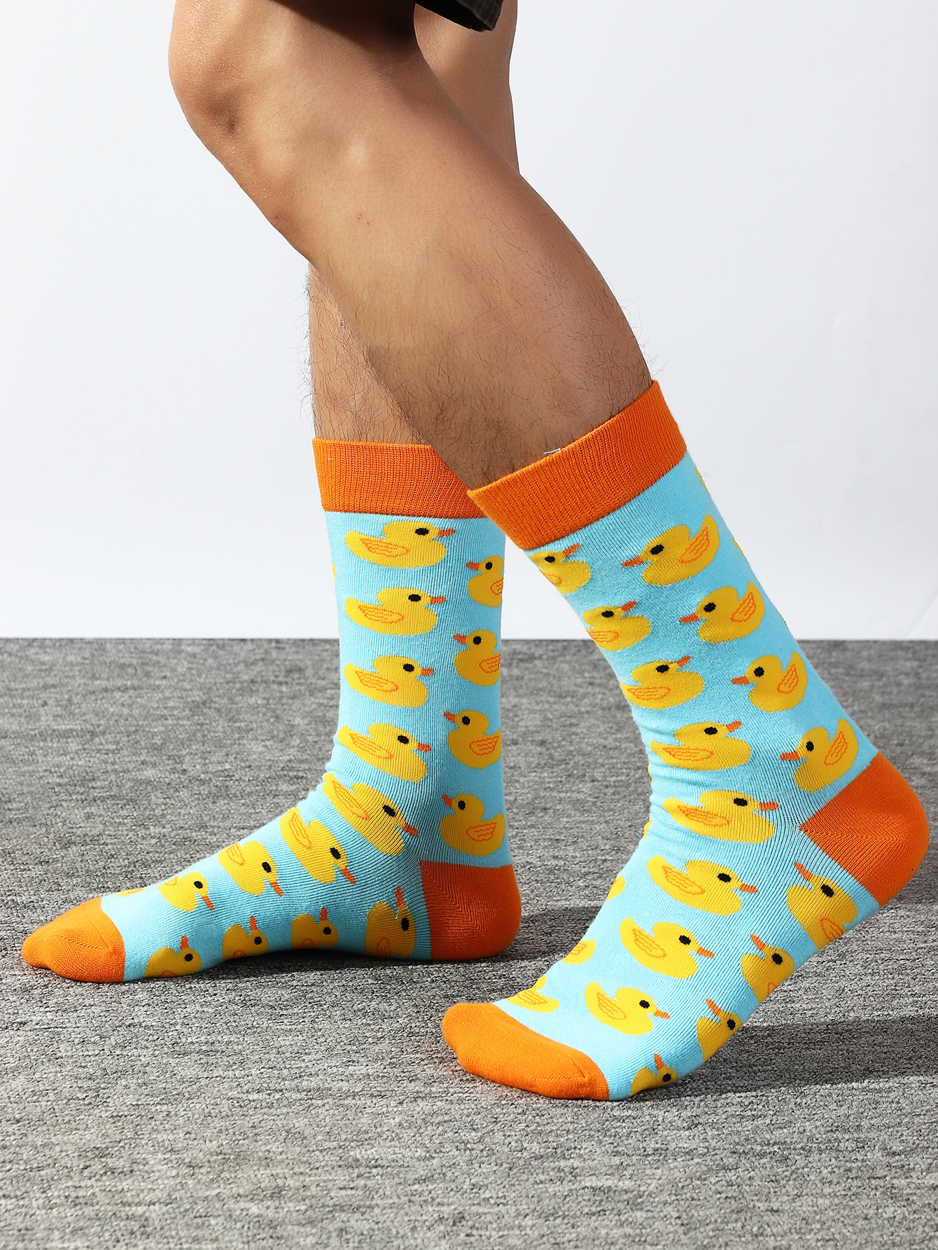 Men's Cartoon Style Duck Cotton Socks display picture 2