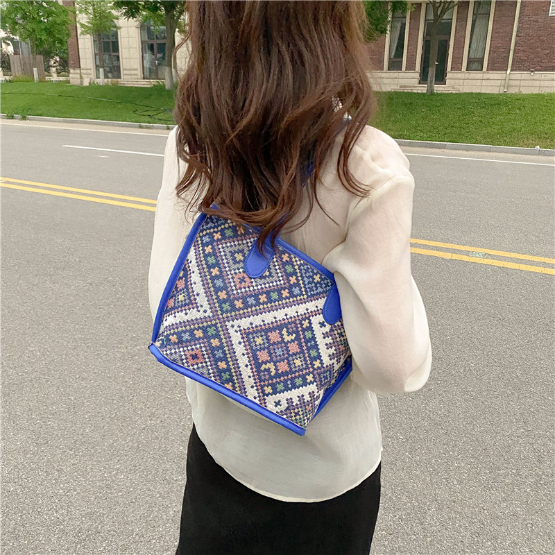 Ethnic Style Geometric Square Zipper Handbag display picture 9