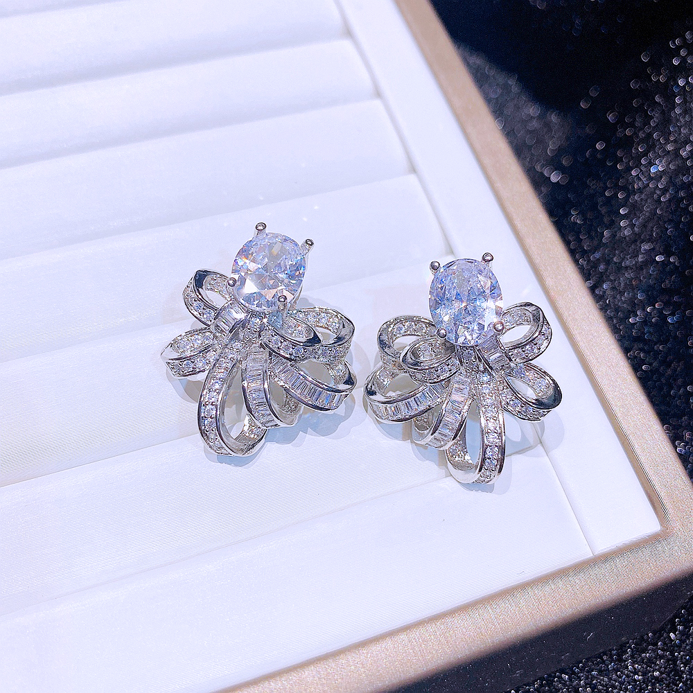 Fashion Bow Knot Copper Ear Studs Zircon Copper Earrings display picture 3