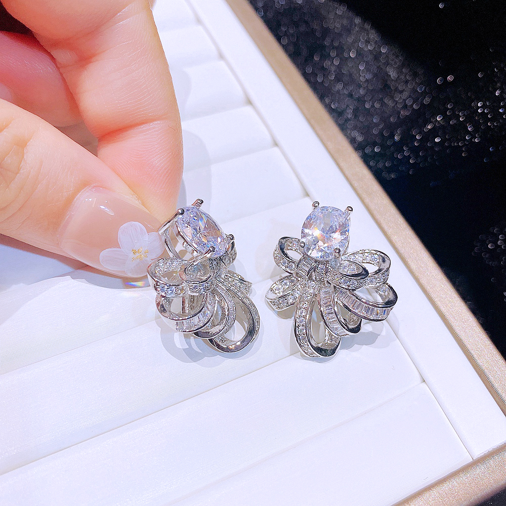 Fashion Bow Knot Copper Ear Studs Zircon Copper Earrings display picture 5