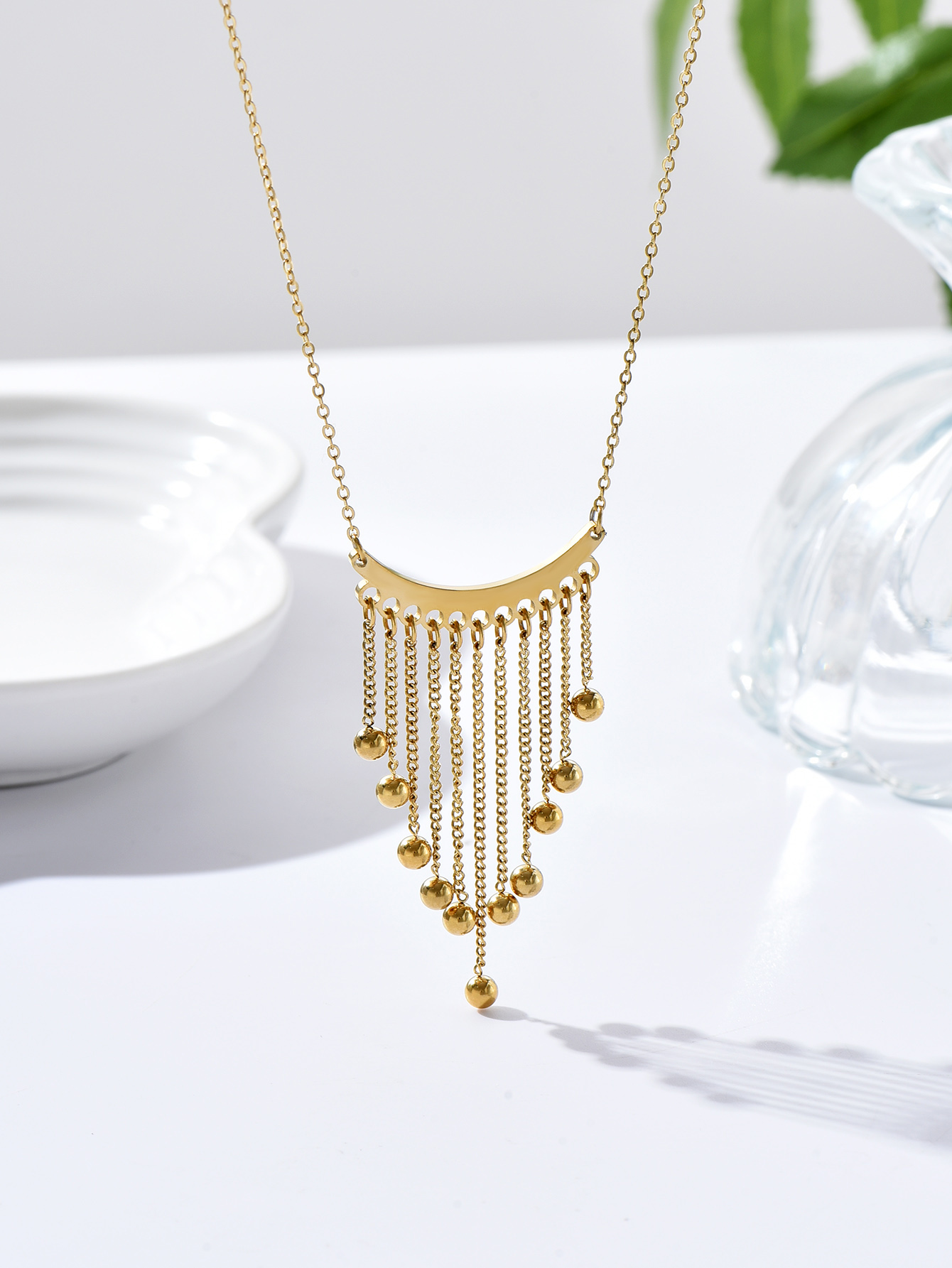 304 Stainless Steel 14K Gold Plated Simple Style Tassel Triangle Beads Pendant Necklace display picture 2