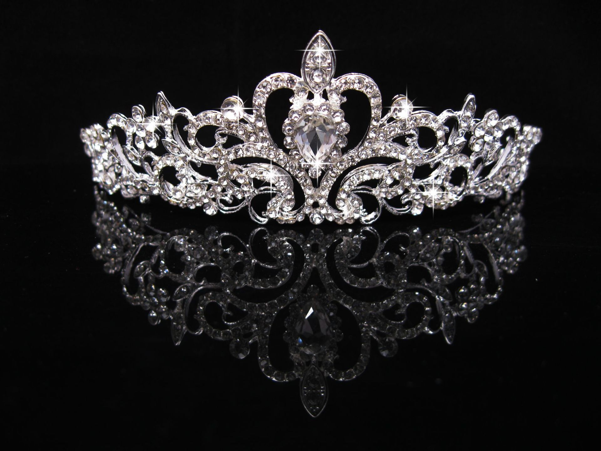 European And American Rhinestone Korean Style Bridal Crown Headdress Photo Studio Wedding Accessories display picture 1