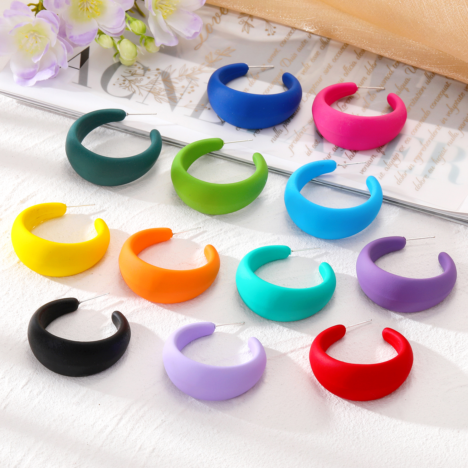 1 Pair Simple Style C Shape Solid Color Resin Ear Studs display picture 1