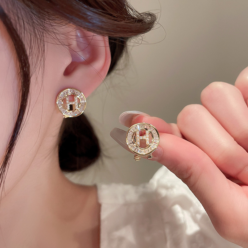 Fashion Letter Copper Ear Studs Inlay Zircon Copper Earrings 1 Pair display picture 4