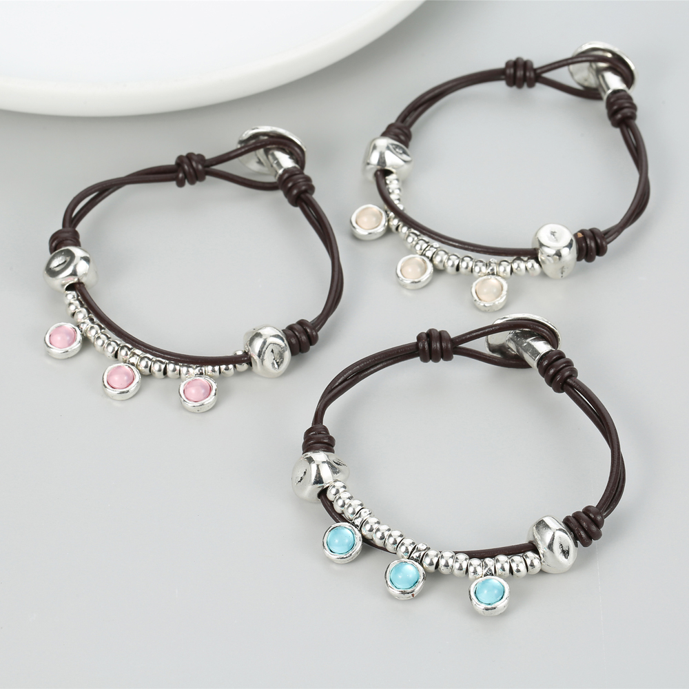 Simple Style Irregular Alloy Knitting Resin Bracelets 1 Piece display picture 9