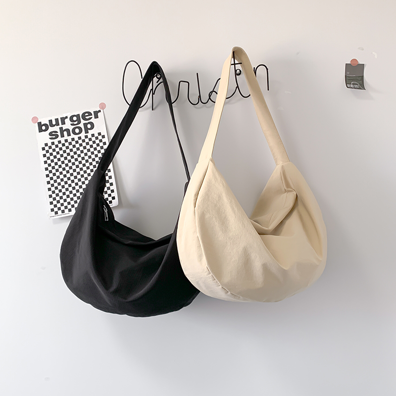 Women's Medium Nylon Solid Color Fashion Square Zipper Crossbody Bag display picture 1