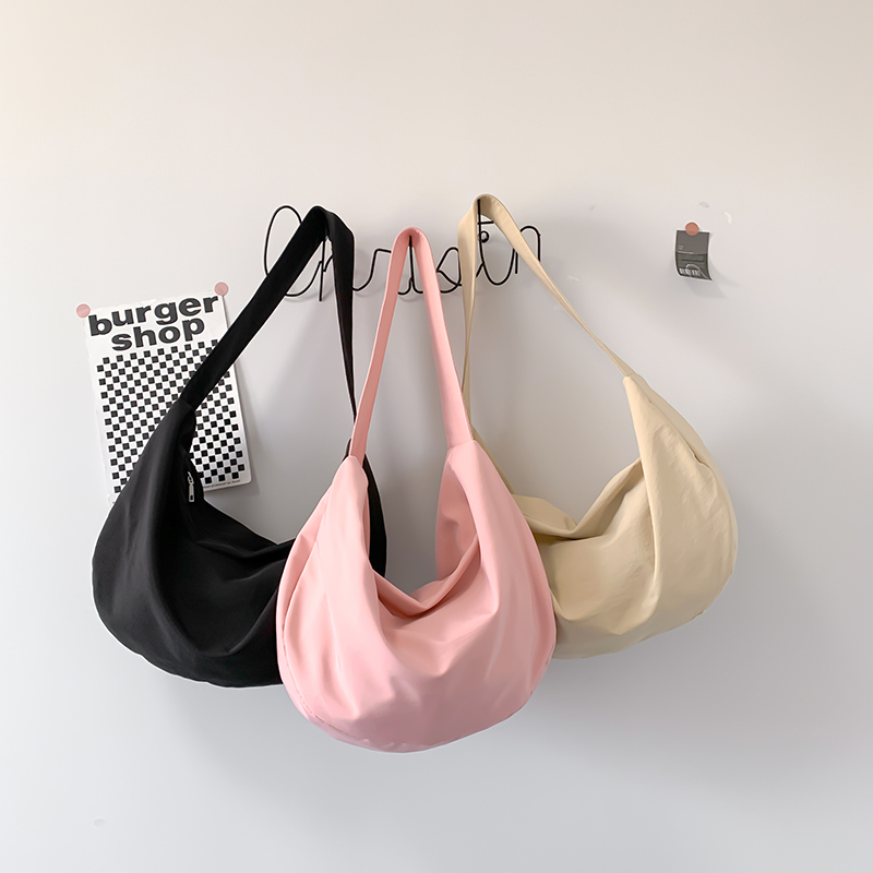 Women's Medium Nylon Solid Color Fashion Square Zipper Crossbody Bag display picture 8