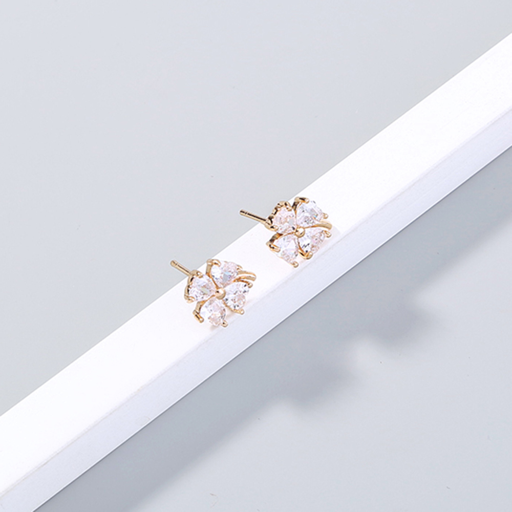 Fashion Four Leaf Clover Letter Flower Copper Ear Studs Inlay Zircon Copper Earrings 1 Pair display picture 7