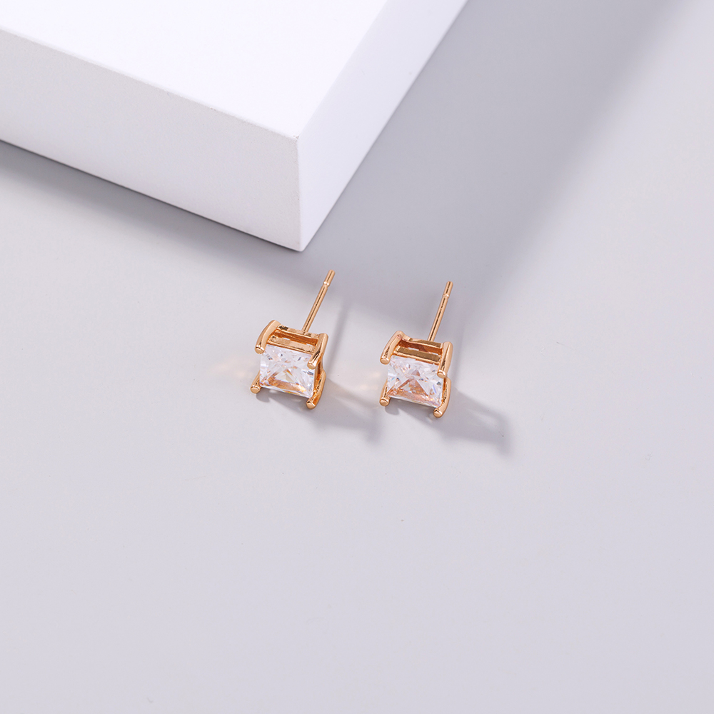 Fashion Four Leaf Clover Letter Flower Copper Ear Studs Inlay Zircon Copper Earrings 1 Pair display picture 10