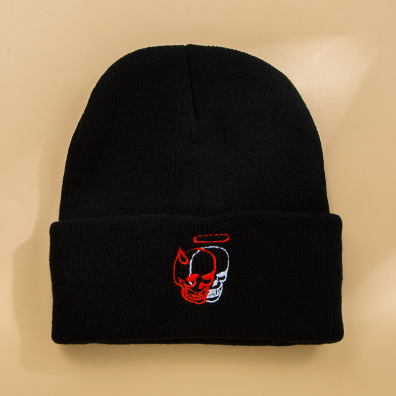 Unisex Hip-hop Skull Embroidery Crimping Eaveless Wool Cap display picture 3