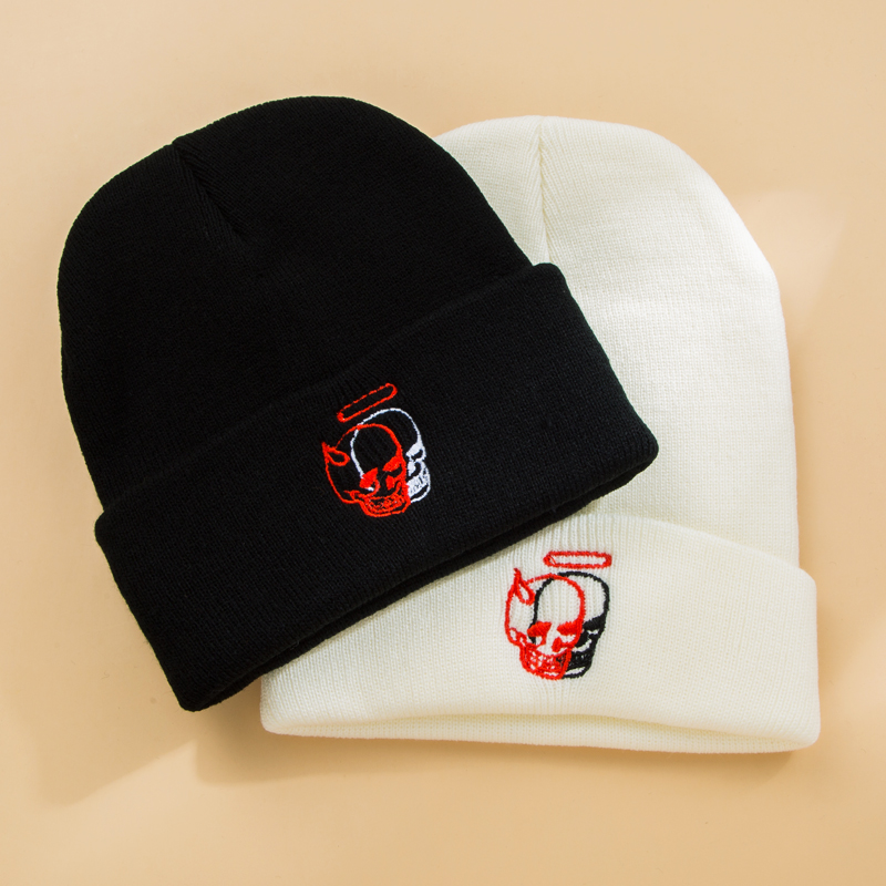 Unisex Hip-hop Skull Embroidery Crimping Eaveless Wool Cap display picture 5