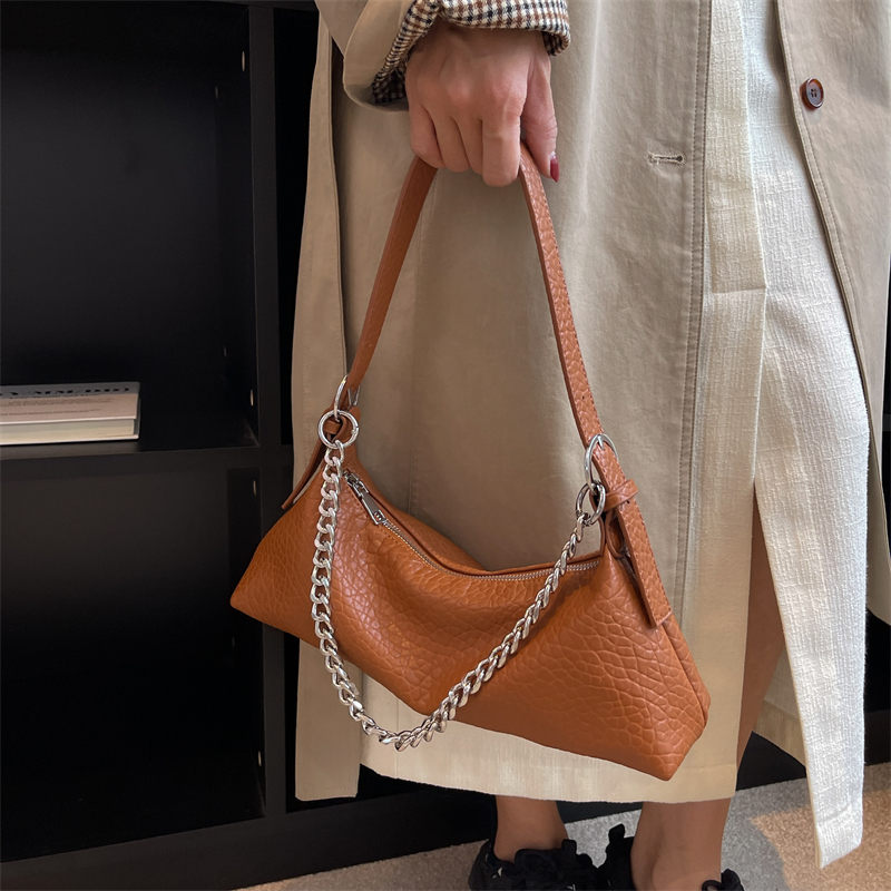 Women's Medium All Seasons Pu Leather Solid Color Fashion Chain Square Zipper Underarm Bag display picture 4