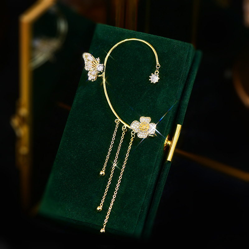 Moda Flor Mariposa Aleación Embutido Diamantes De Imitación Mujeres Pinzas Para Las Orejas 1 Pieza display picture 5