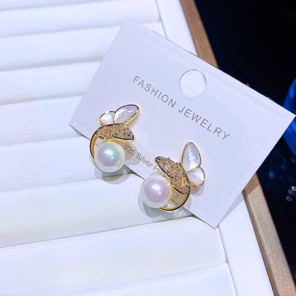 Elegant Butterfly Copper Ear Studs Inlaid Zircon Pearl Copper Earrings 1 Pair display picture 3