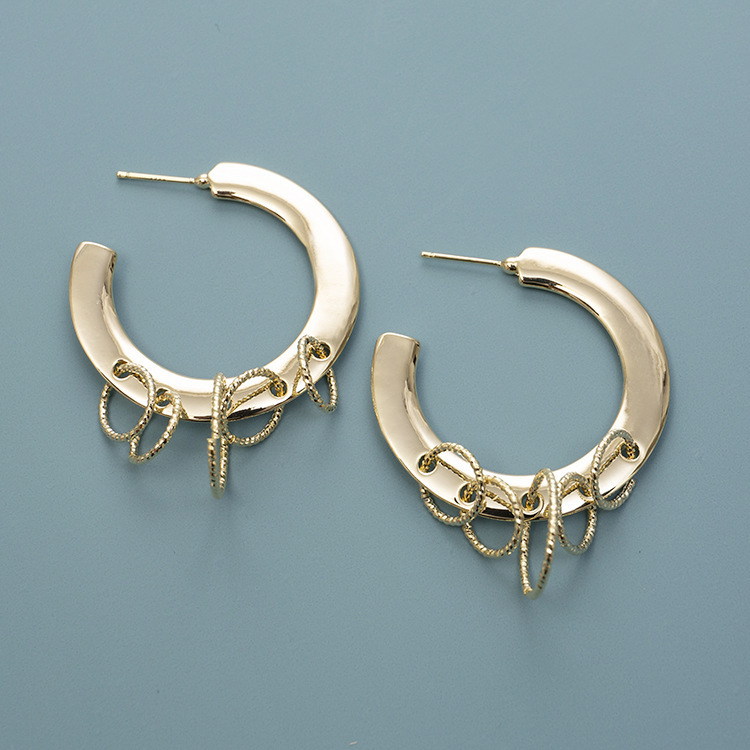 Fashion C Shape Metal Hoop Earrings display picture 2