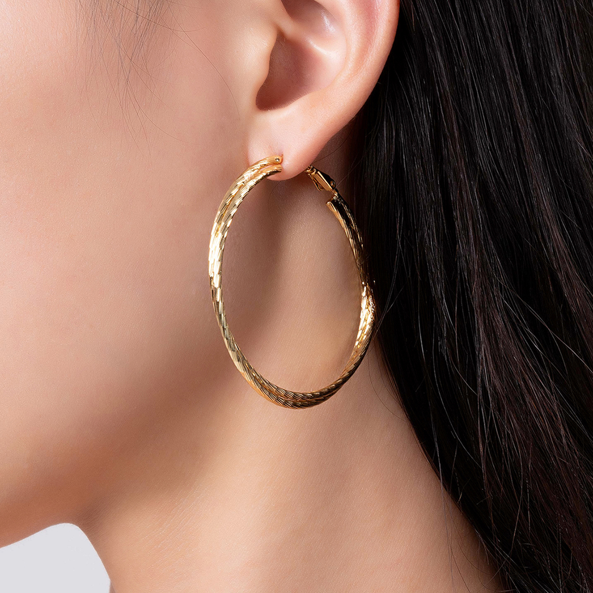 Fashion Circle Copper Gold Plated Hoop Earrings 1 Pair display picture 1