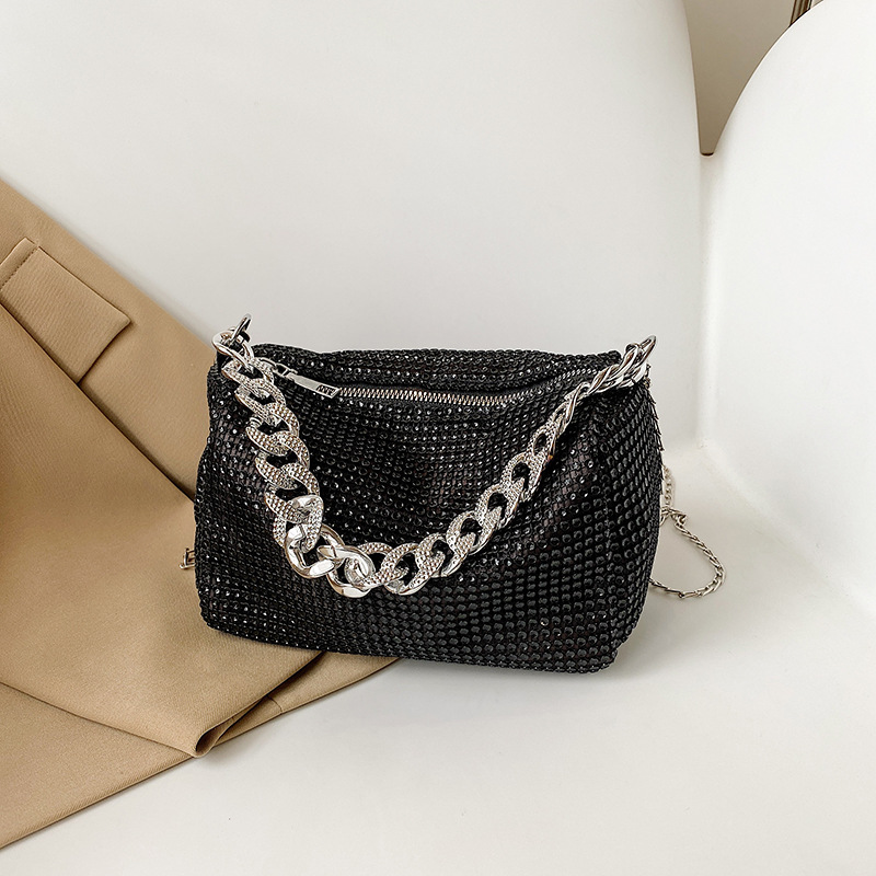 Women's Small Pu Leather Solid Color Fashion Rhinestone Chain Square Zipper Crossbody Bag display picture 1