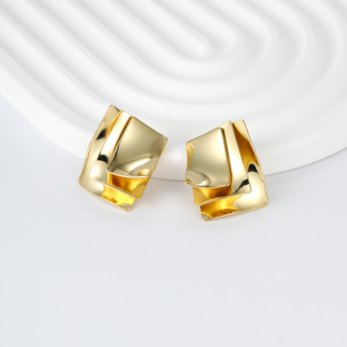 Fashion Square Copper Irregular Gold Plated Ear Studs 1 Pair display picture 5