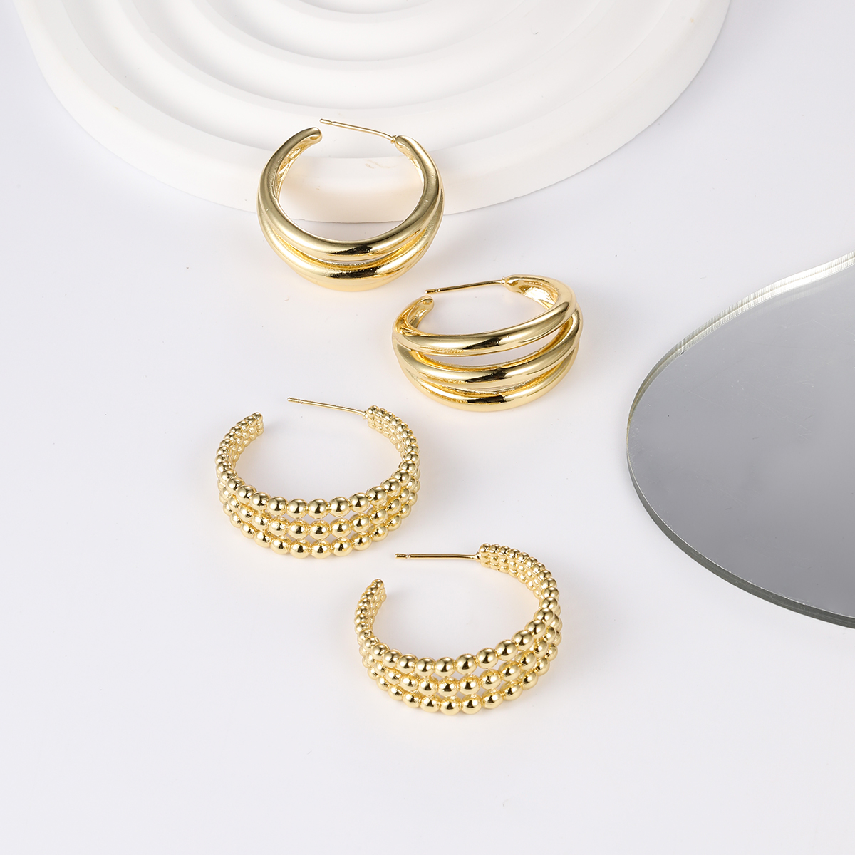 1 Paar Einfacher Stil C-form Perlen Vergoldet Kupfer Vergoldet Ohrstecker display picture 1