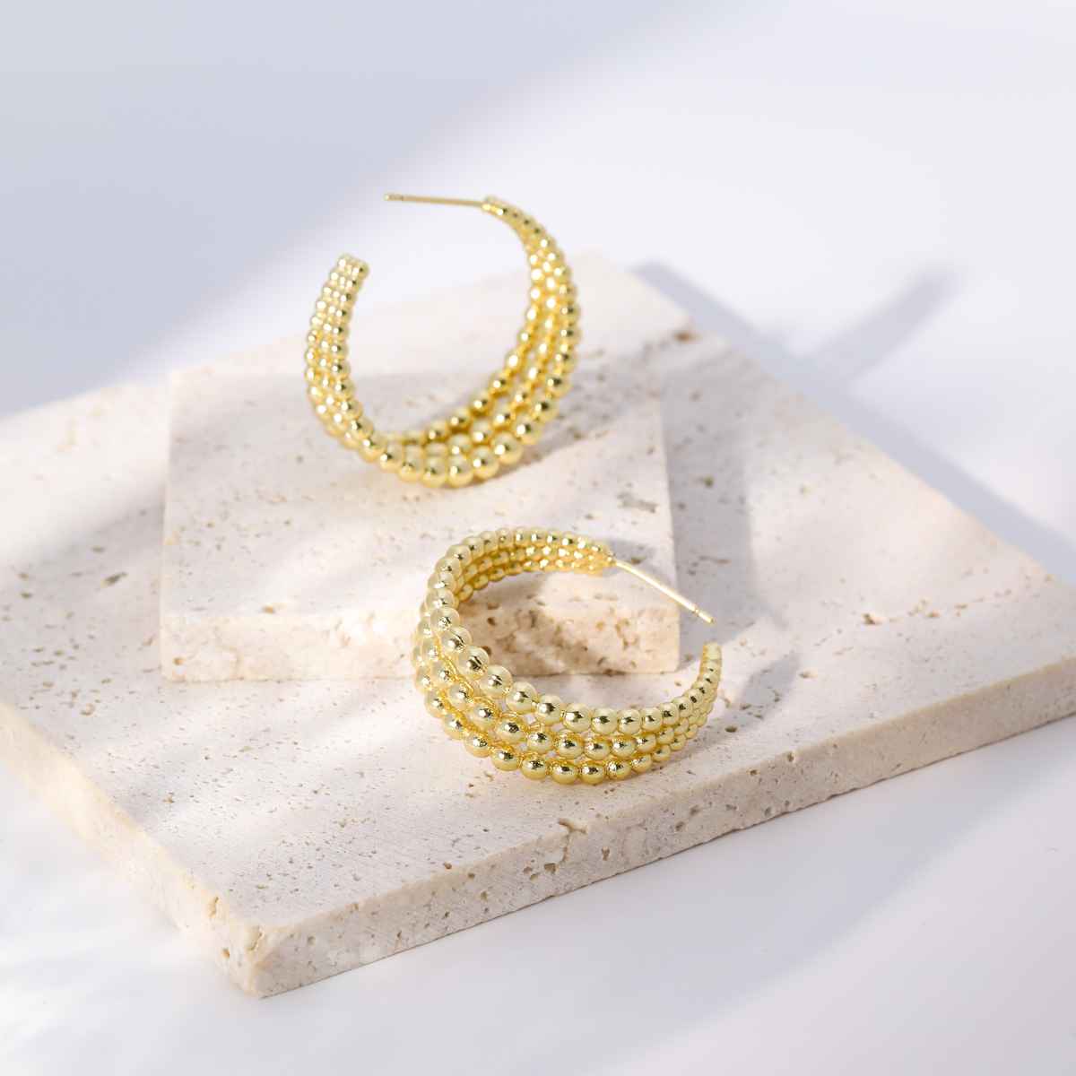 1 Pair Simple Style C Shape Beaded Gold Plated Copper Gold Plated Ear Studs display picture 3