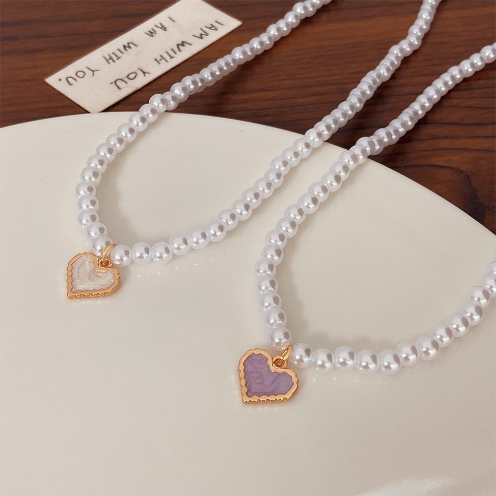Mode Herzform Imitationsperle Emaille Halskette Mit Anhänger display picture 5