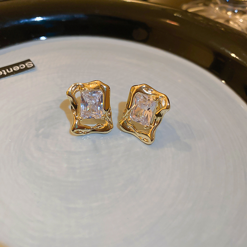 Simple Style Square Copper Irregular Zircon Ear Studs display picture 2