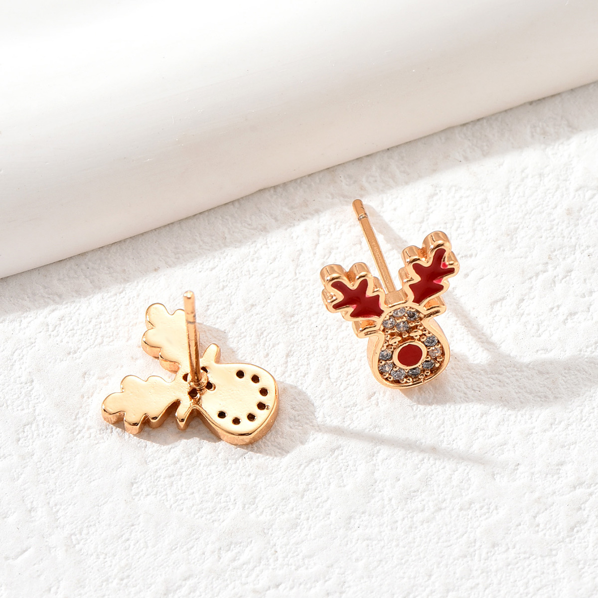 Simple Style Antlers Copper Ear Studs Gold Plated Zircon Copper Earrings 1 Pair display picture 6