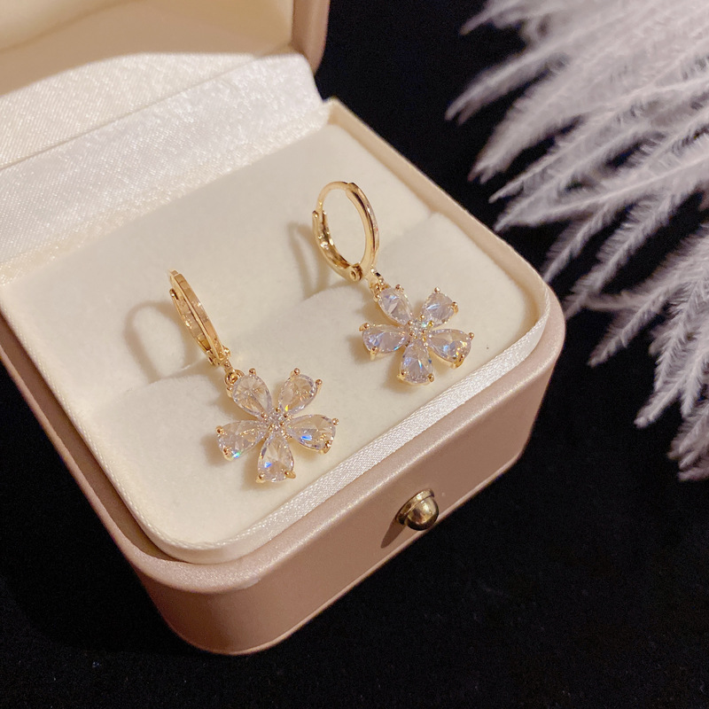 Simple Style Flower Alloy Inlay Zircon Drop Earrings display picture 1
