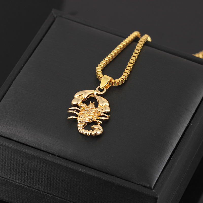 Retro Scorpion Alloy Three-dimensional Men's Pendant Necklace display picture 4