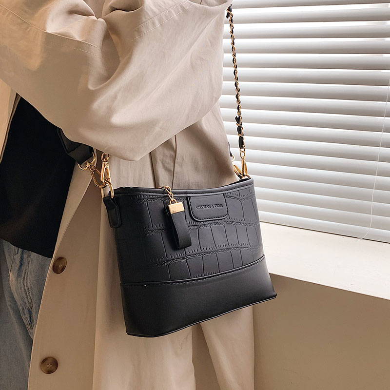Women's Medium Pu Leather Marble Fashion Shell Zipper Crossbody Bag display picture 7