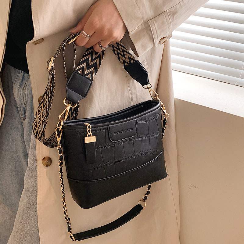 Women's Medium Pu Leather Marble Fashion Shell Zipper Crossbody Bag display picture 8