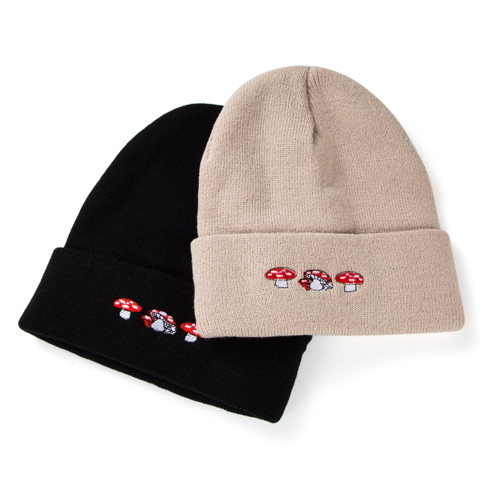 Unisex Simple Style Mushroom Frog Embroidery Crimping Wool Cap display picture 3