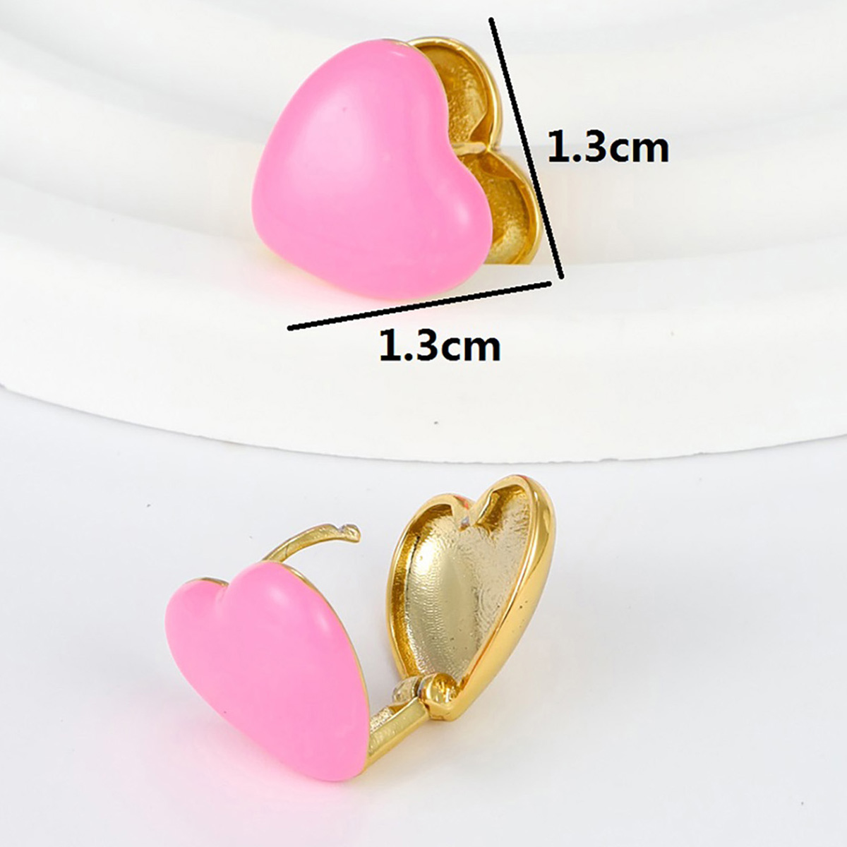 Fashion Round Heart Shape Copper Plating Ear Studs 1 Pair display picture 2