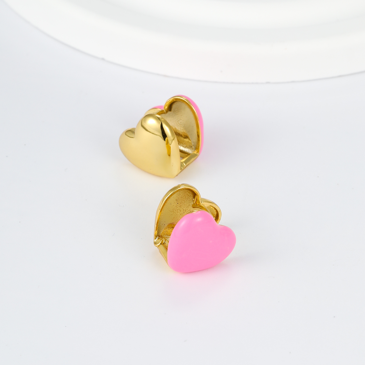 Fashion Round Heart Shape Copper Plating Ear Studs 1 Pair display picture 5