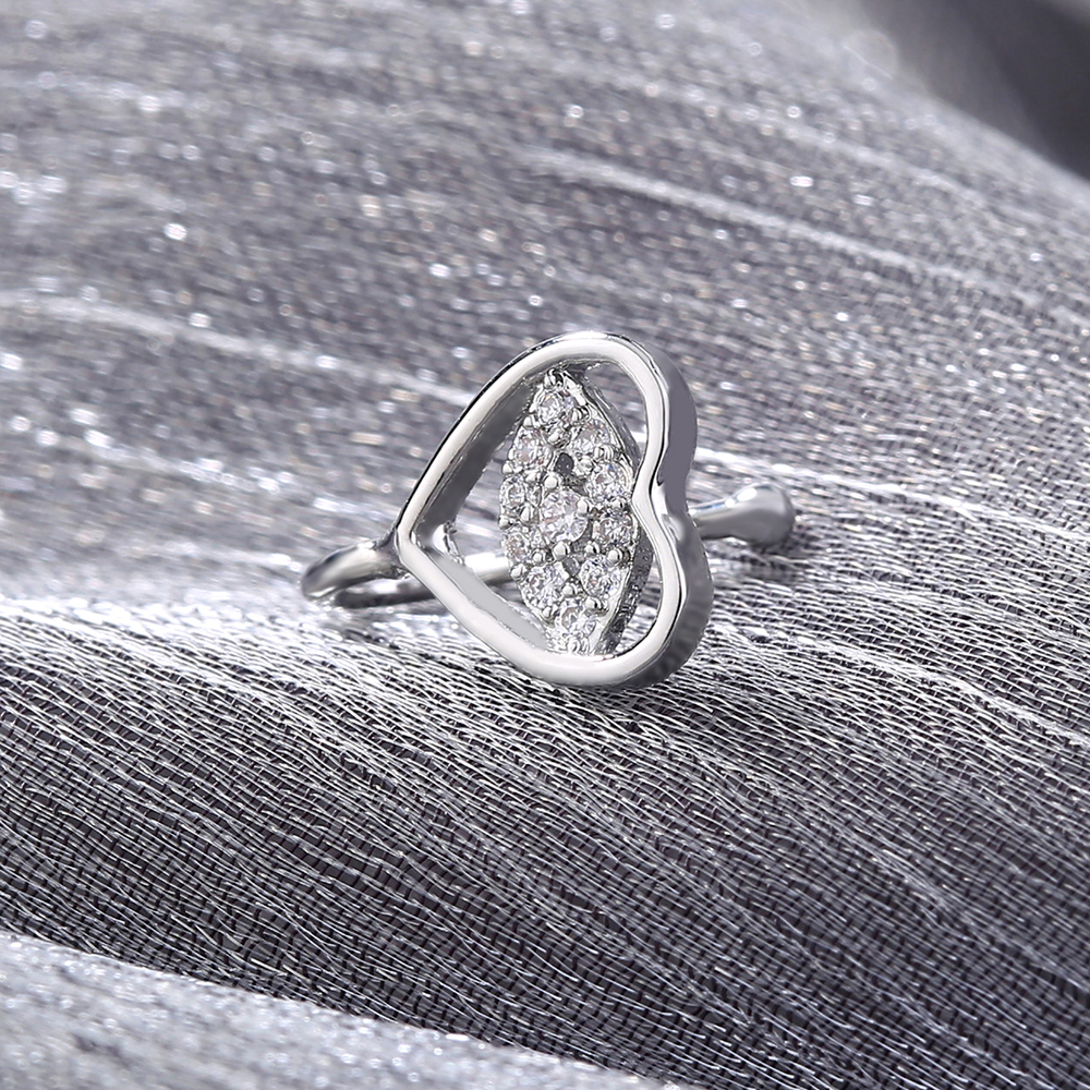 Fashion Heart Shape Eye Butterfly Copper Plating Inlay Zircon Nose Studs 1 Piece display picture 15