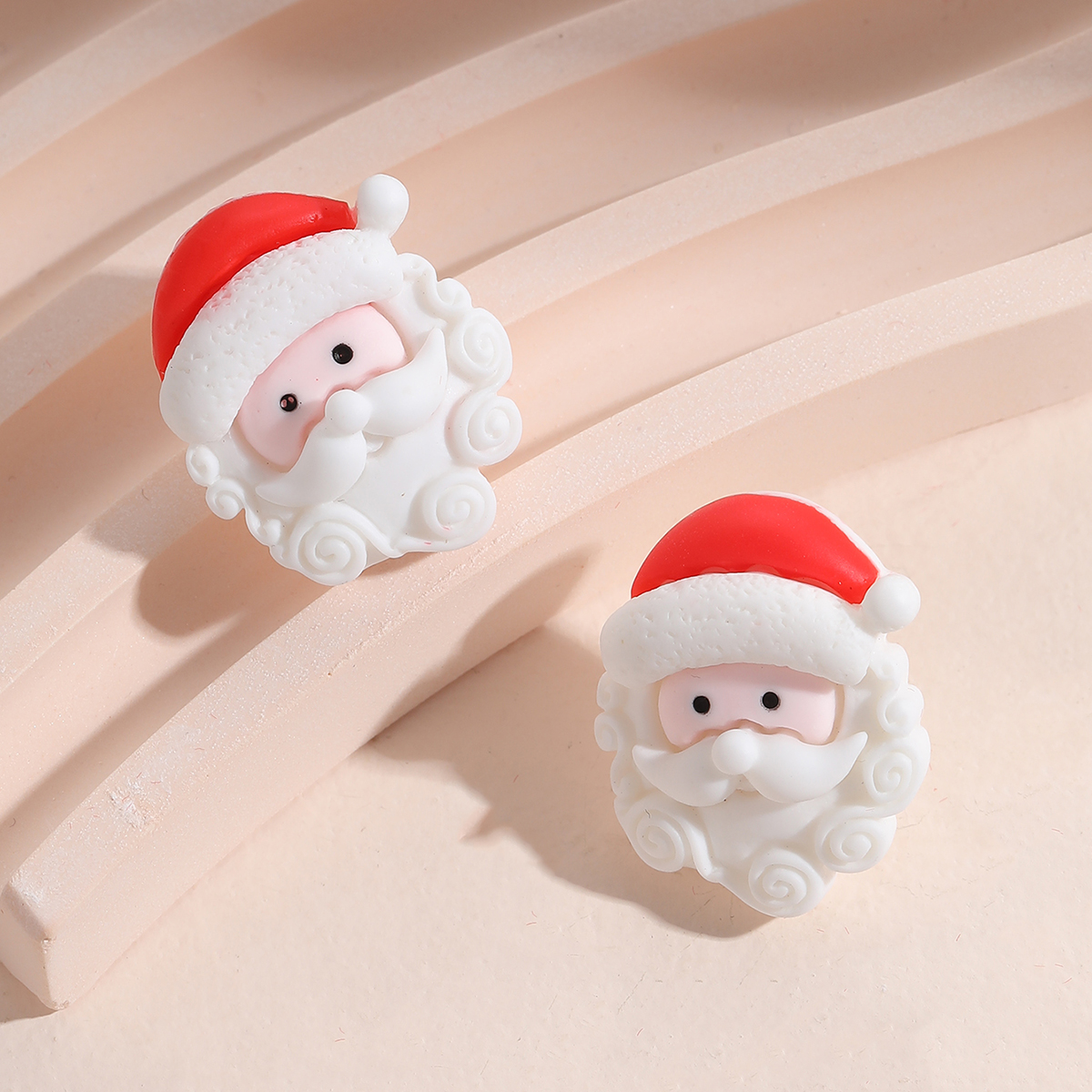 جذاب بابا نويل الراتنجات الاصطناعية امرأة ترصيع الأذن 1 زوج display picture 3