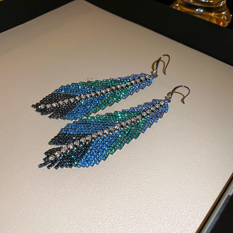 Luxurious Feather Copper Inlay Rhinestones Drop Earrings 1 Pair display picture 7
