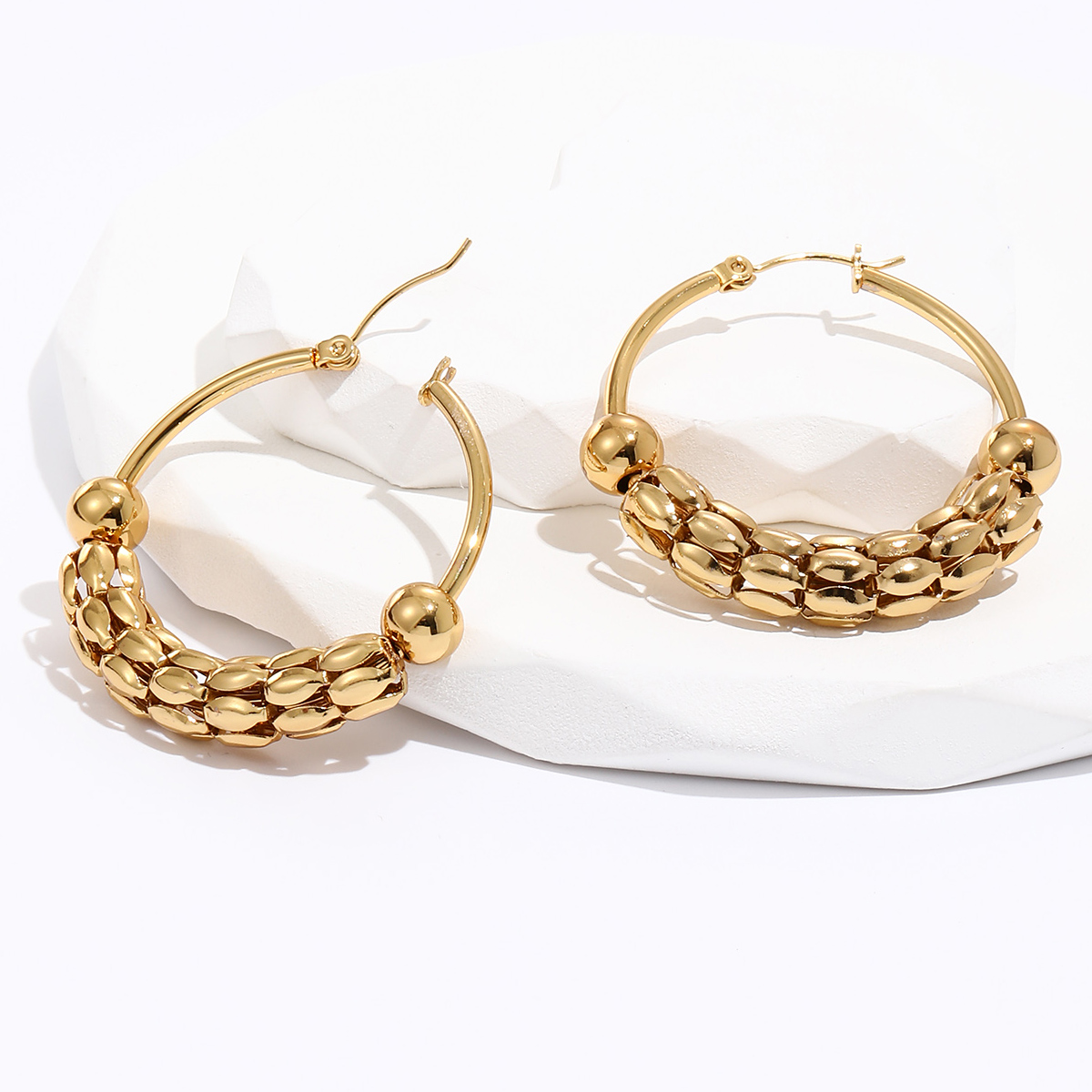 1 Pair Fashion Round Gold Plated Stainless Steel Gold Plated Hoop Earrings display picture 1