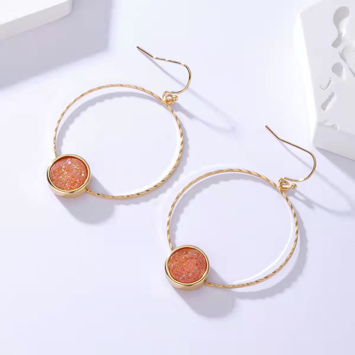 Fashion Round Copper Gold Plated Dangling Earrings 1 Pair display picture 1