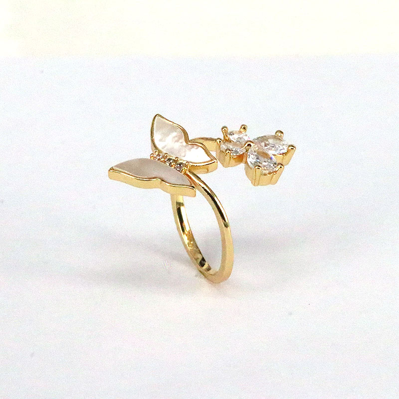 Retro Heart Shape Butterfly Copper Gold Plated Artificial Pearls Shell Zircon Open Ring 1 Piece display picture 7