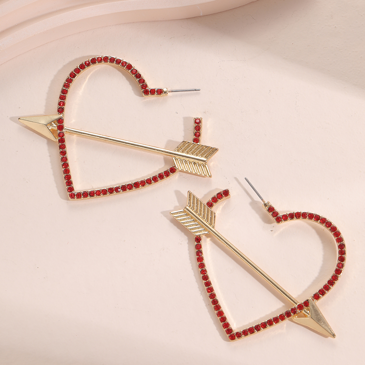 Fashion Heart Shape Arrow Alloy Hollow Out Inlay Rhinestones Women's Earrings 1 Pair display picture 18