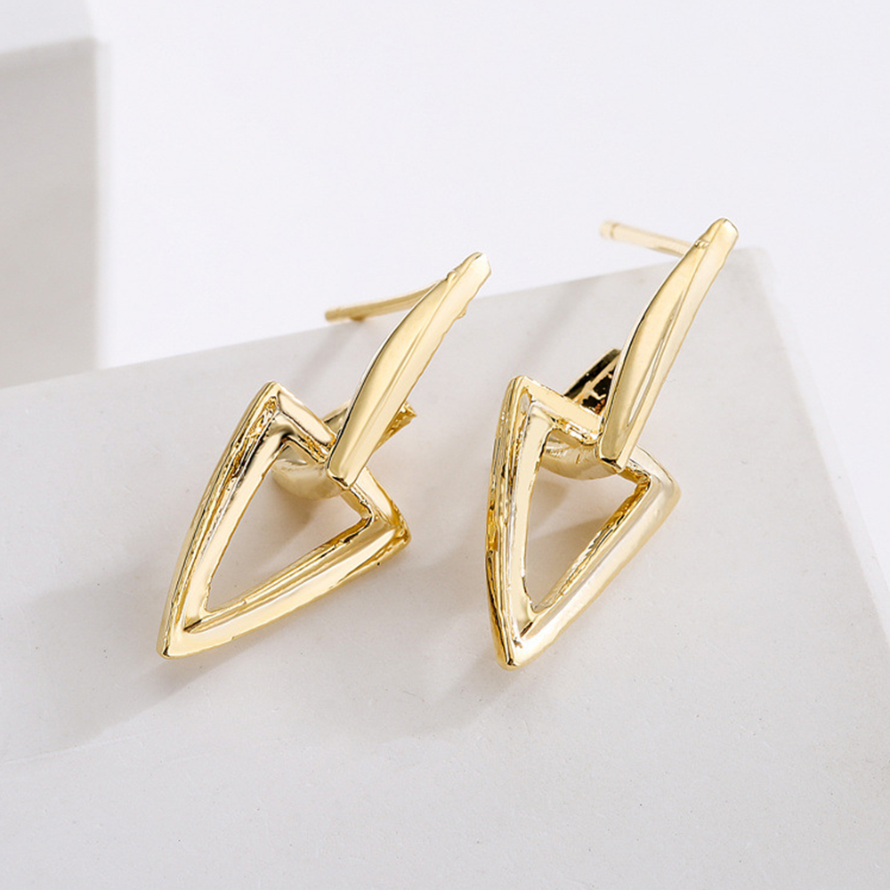 Fashion Triangle Copper Gold Plated Drop Earrings 1 Pair display picture 1