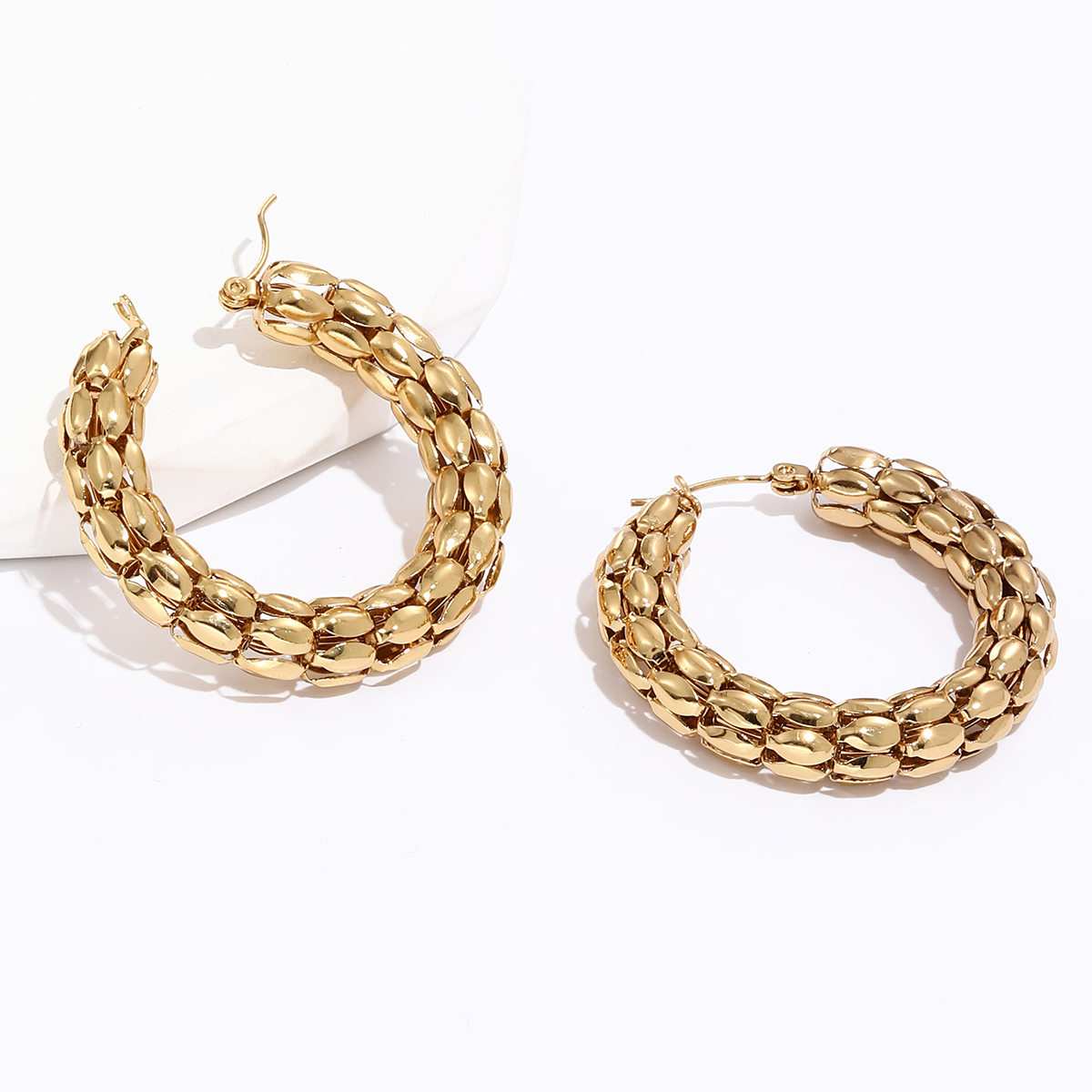 Simple Style Circle Stainless Steel Gold Plated Earrings 1 Pair display picture 3