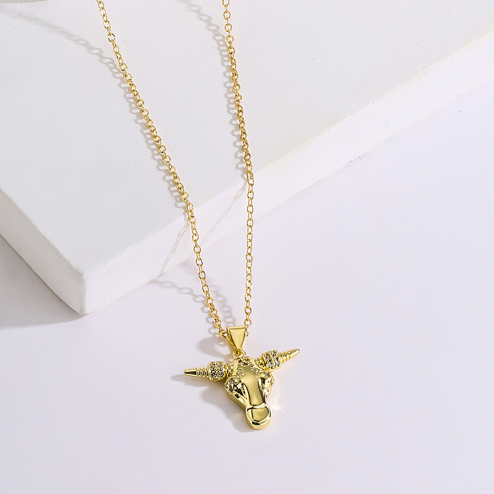Fashion Animal Cattle Copper Gold Plated Zircon Pendant Necklace display picture 1
