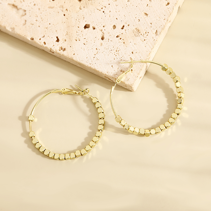 Fashion Solid Color Alloy Gold Plated Plating Women's Hoop Earrings 1 Pair display picture 1