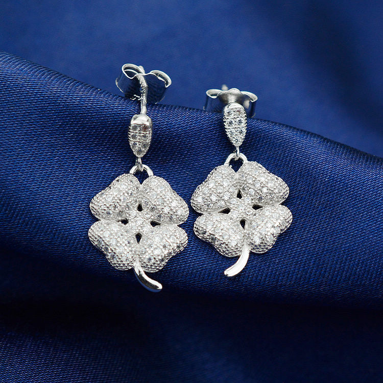 Fashion Four Leaf Clover Titanium Steel Plating Zircon Drop Earrings 1 Pair display picture 8