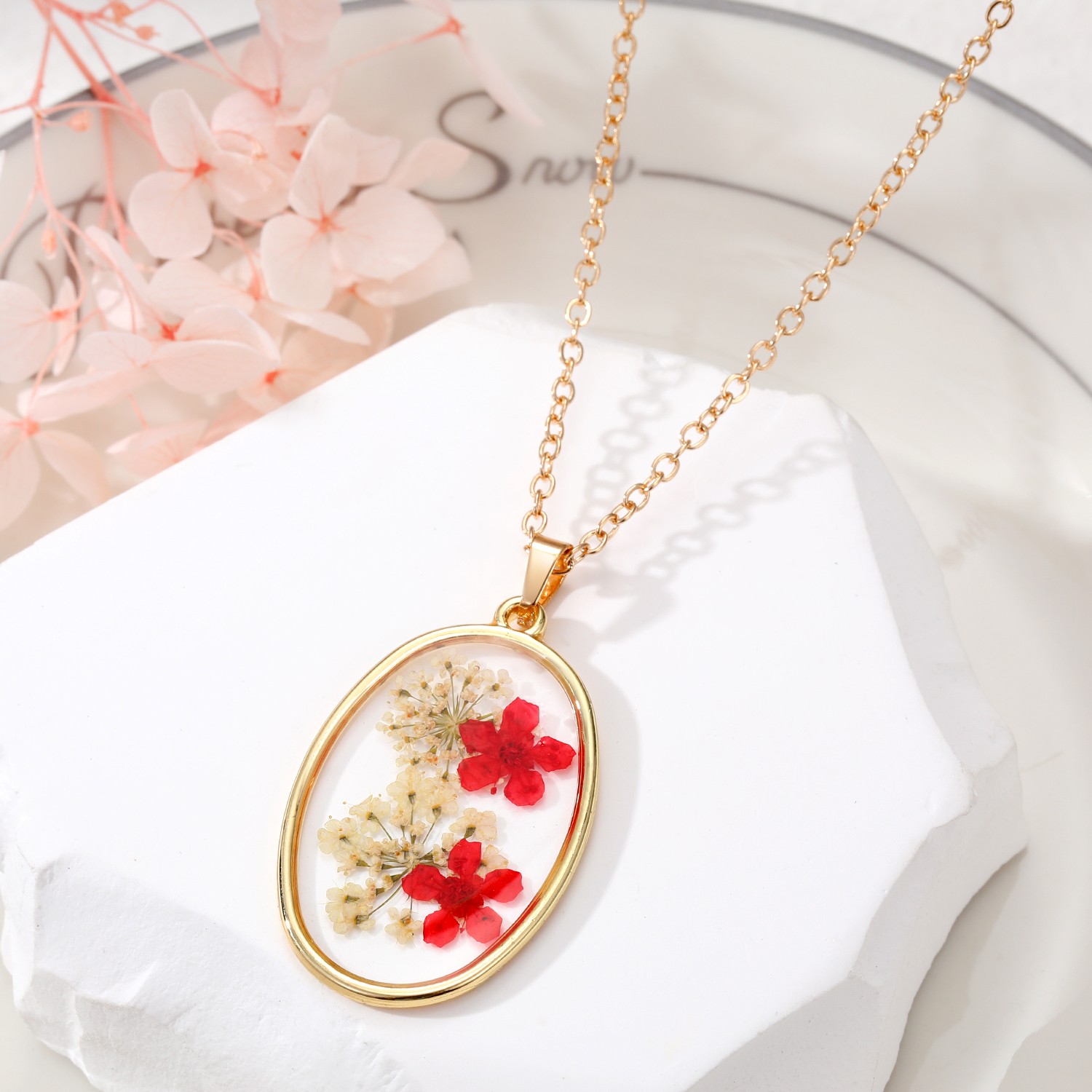 Casual Flower Alloy Resin Women's Pendant Necklace 1 Piece display picture 3