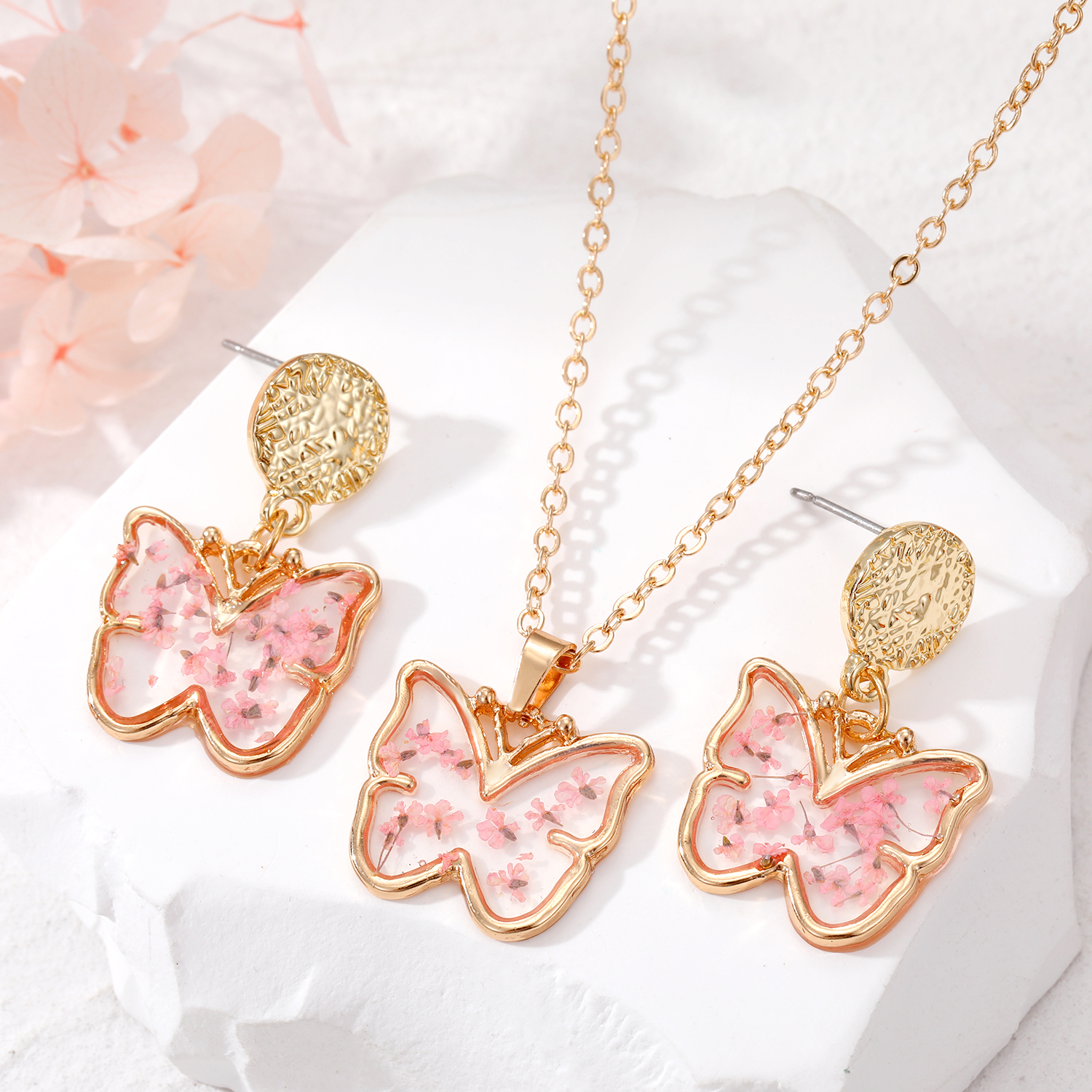 Fashion Flower Butterfly Alloy Resin Women's Earrings Necklace 3 Piece Set display picture 2