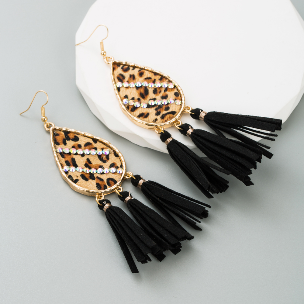 1 Pair Retro Simple Style Water Droplets Tassel Leopard Inlay Pu Leather Alloy Rhinestones Drop Earrings display picture 7