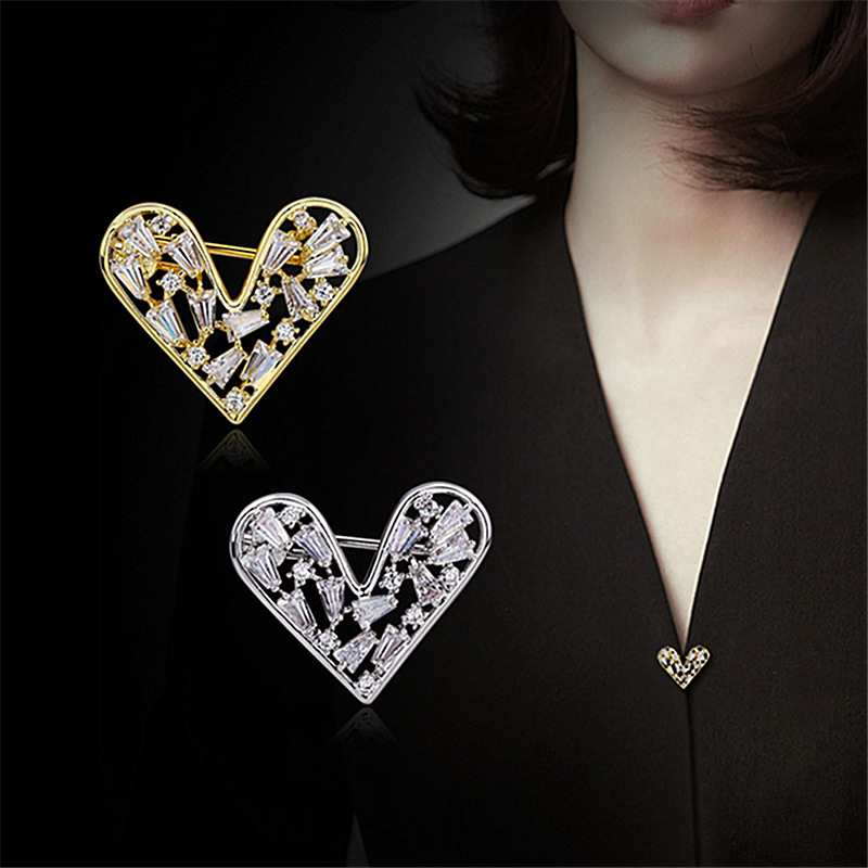 Moda Forma De Corazón Cobre Chapado En Oro Circón Mujeres Broches 1 Pieza display picture 3